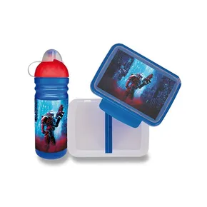 Gesunde Flasche 0,7 l und gesunder Snack Cyberpunk
